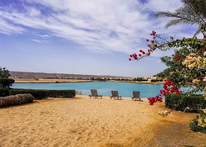 White Heaven - Swim, Lounge & Sunset Magic Villa
