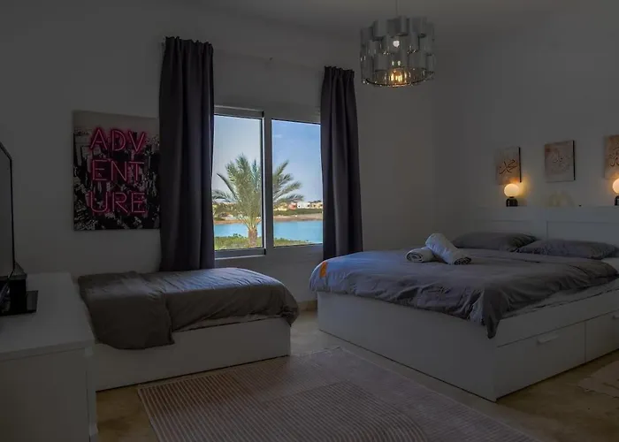 Villa White Heaven - Swim, Lounge & Sunset Magic *
