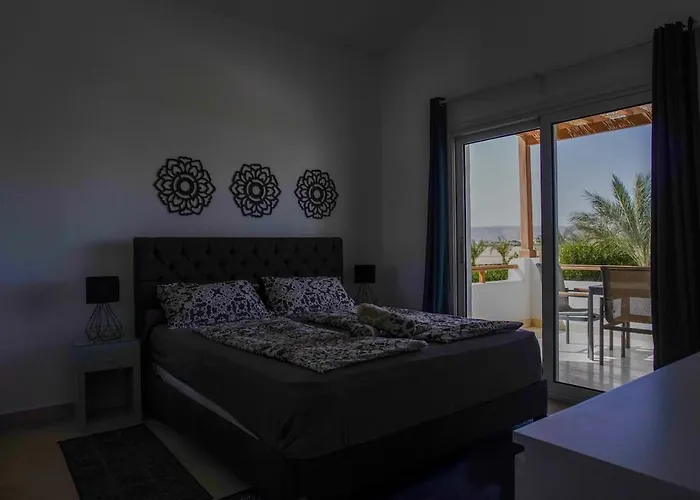Villa White Heaven - Swim, Lounge & Sunset Magic Gurdaka