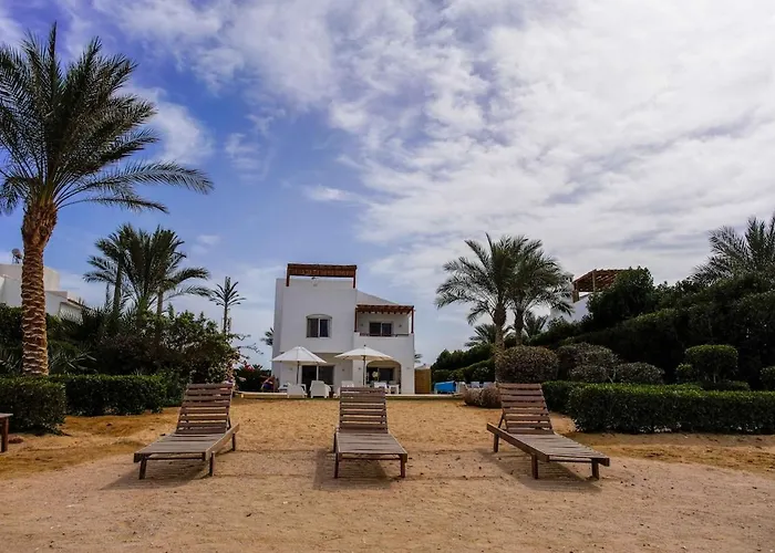 Villa White Heaven - Swim, Lounge & Sunset Magic